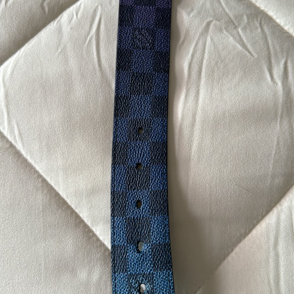 This is a used but in great condition Louie Vuitton rainbow belt - Picture 2 of 6